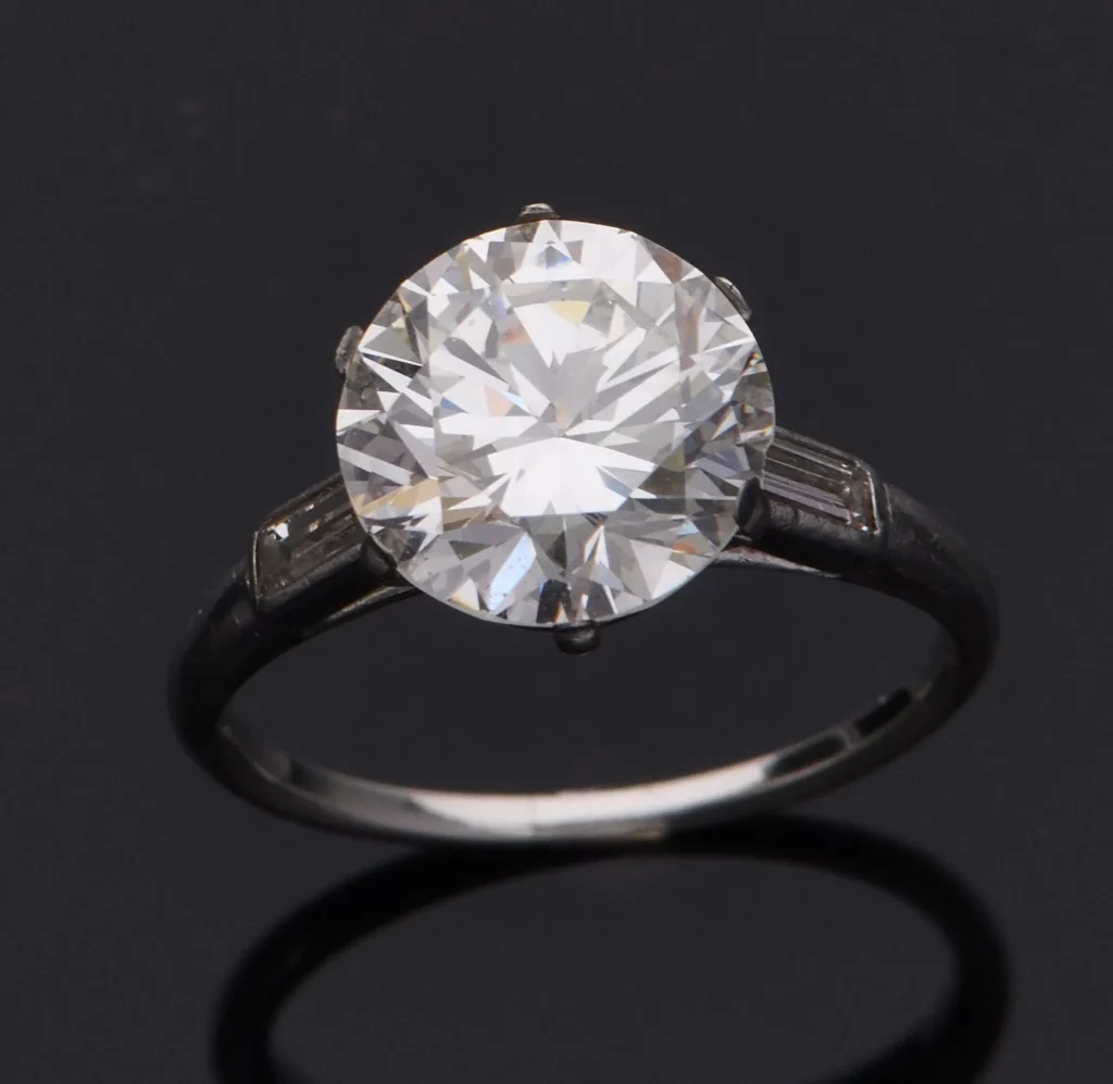 Solitaire CARTIER PARIS vendu par NEO Enchères