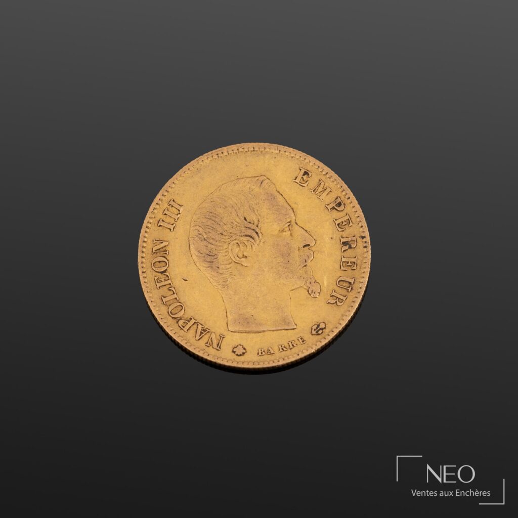 Avers d'une pièce de 10 francs or Napoléon III tête laurée