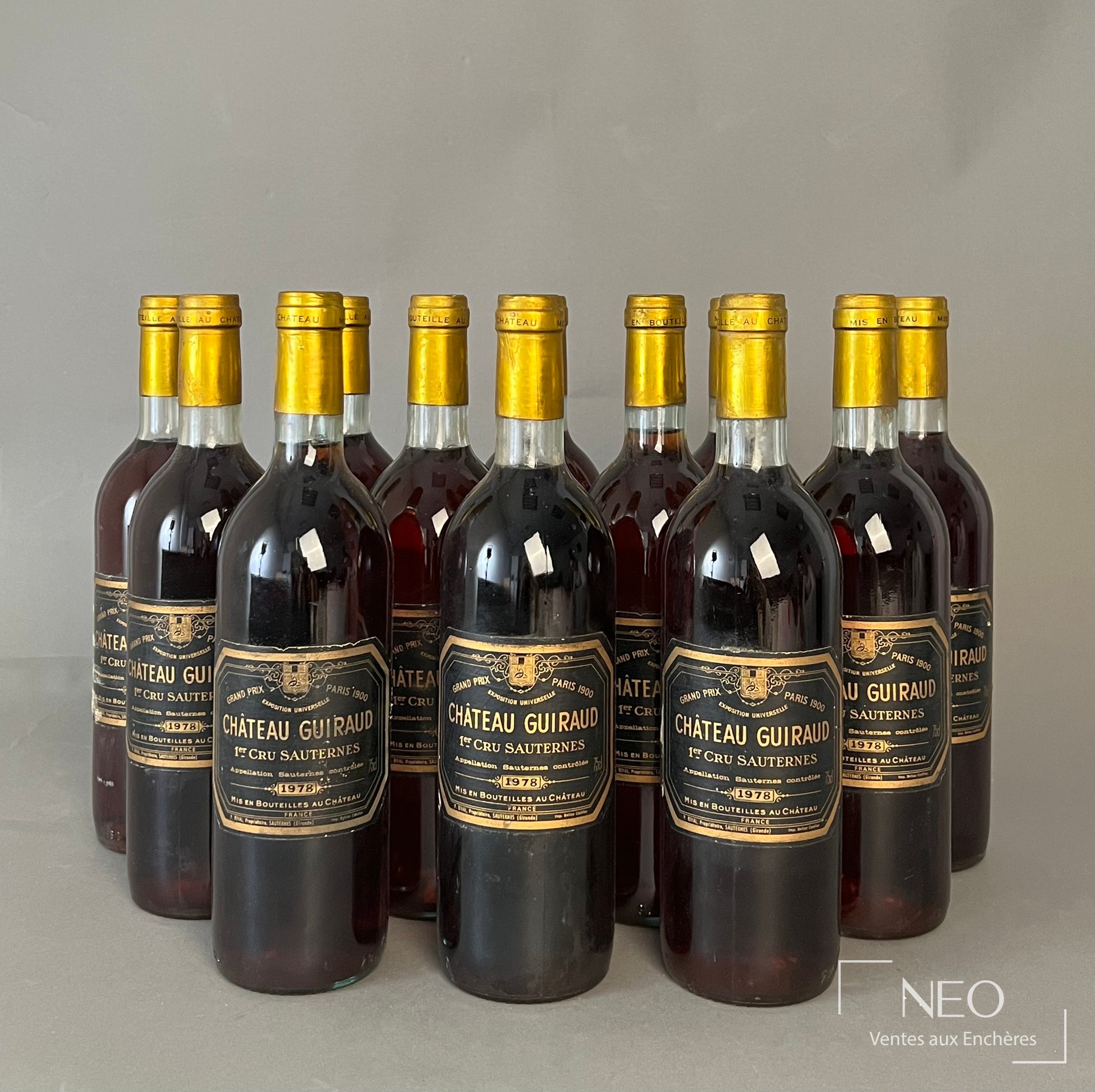12 bouteilles de Sauternes Château Guiraud 1er Grand Cru Classé 1978