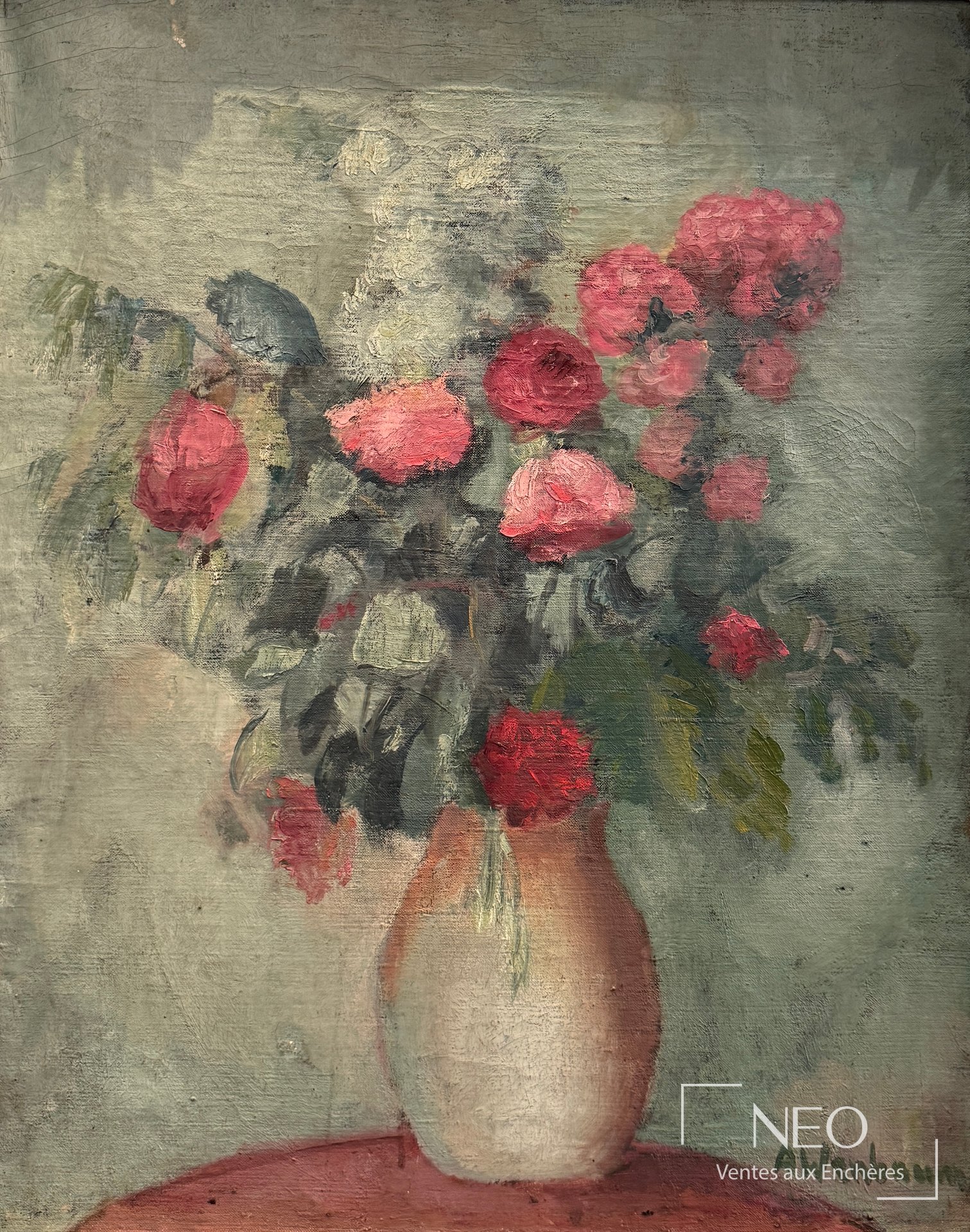 Bouquet de fleurs roses dans un vase