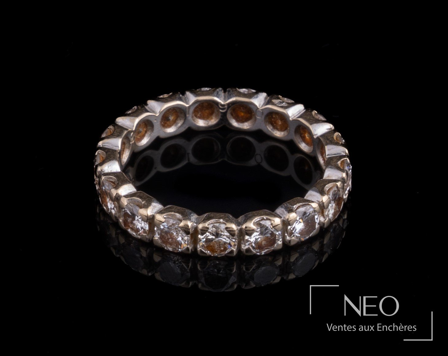 Alliance américaine en or gris 18 carats et diamants