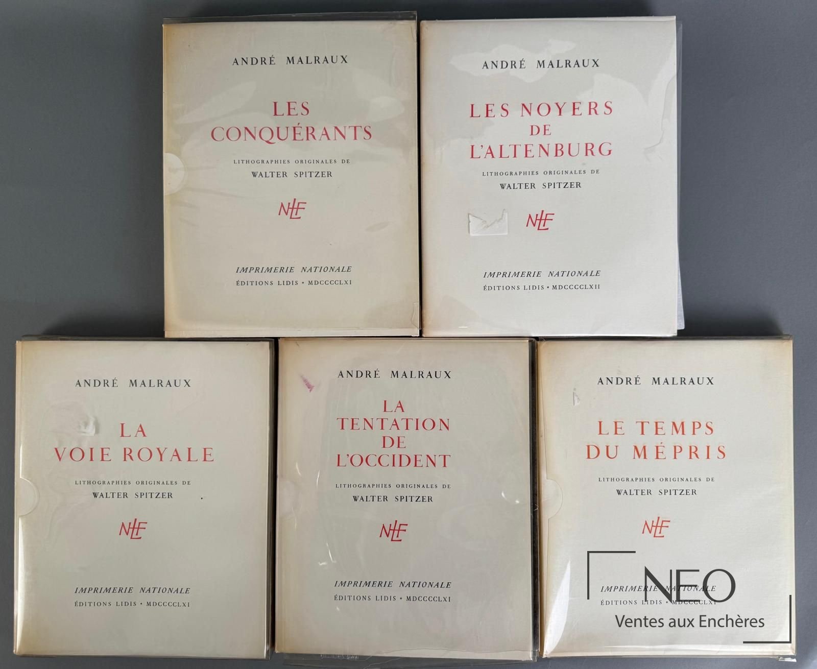 Cinq ouvrages d’André Malraux en jaquettes illustrées