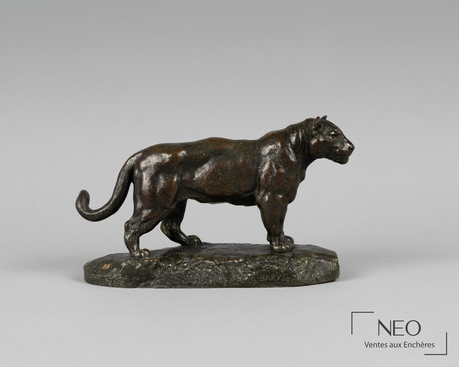 Antoine Louis Barye Jaguar debout n°1 bronze à patine brun-vert
