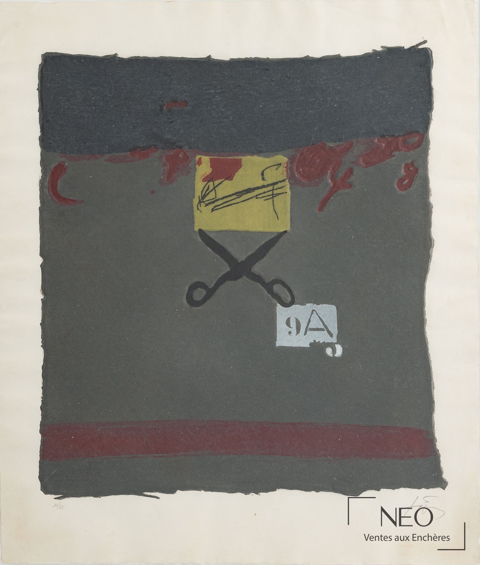 Estampe en couleurs d'Antoni Tapies avec composition sombre et motifs rouges