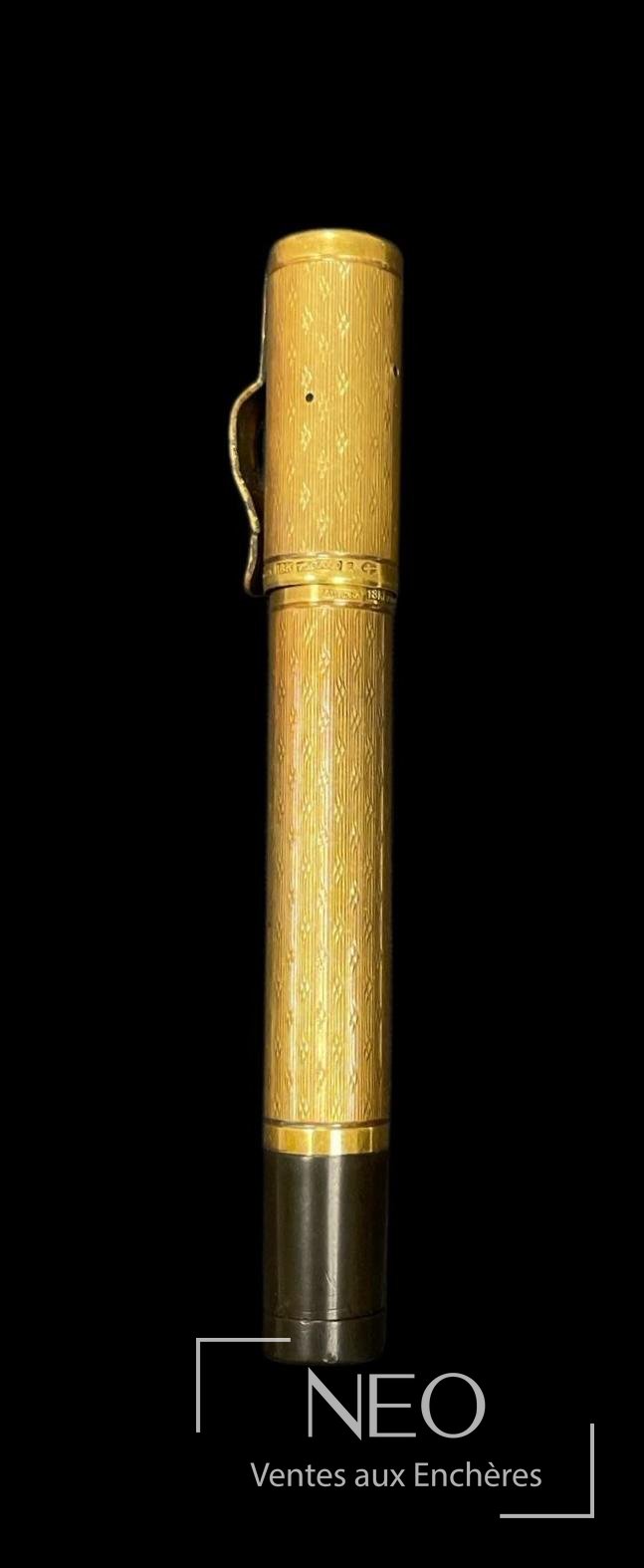 AURORA TORINO stylo plume en or jaune 18 carats et résine noire