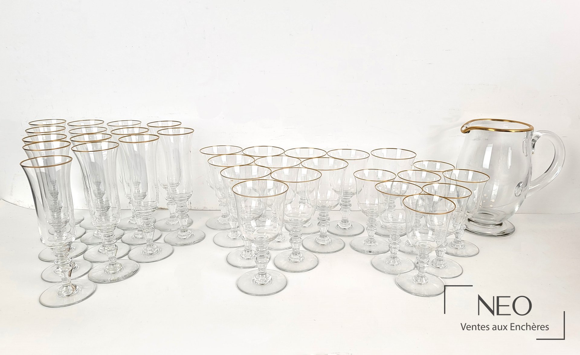Baccarat service à vin en cristal à décor de liseré doré