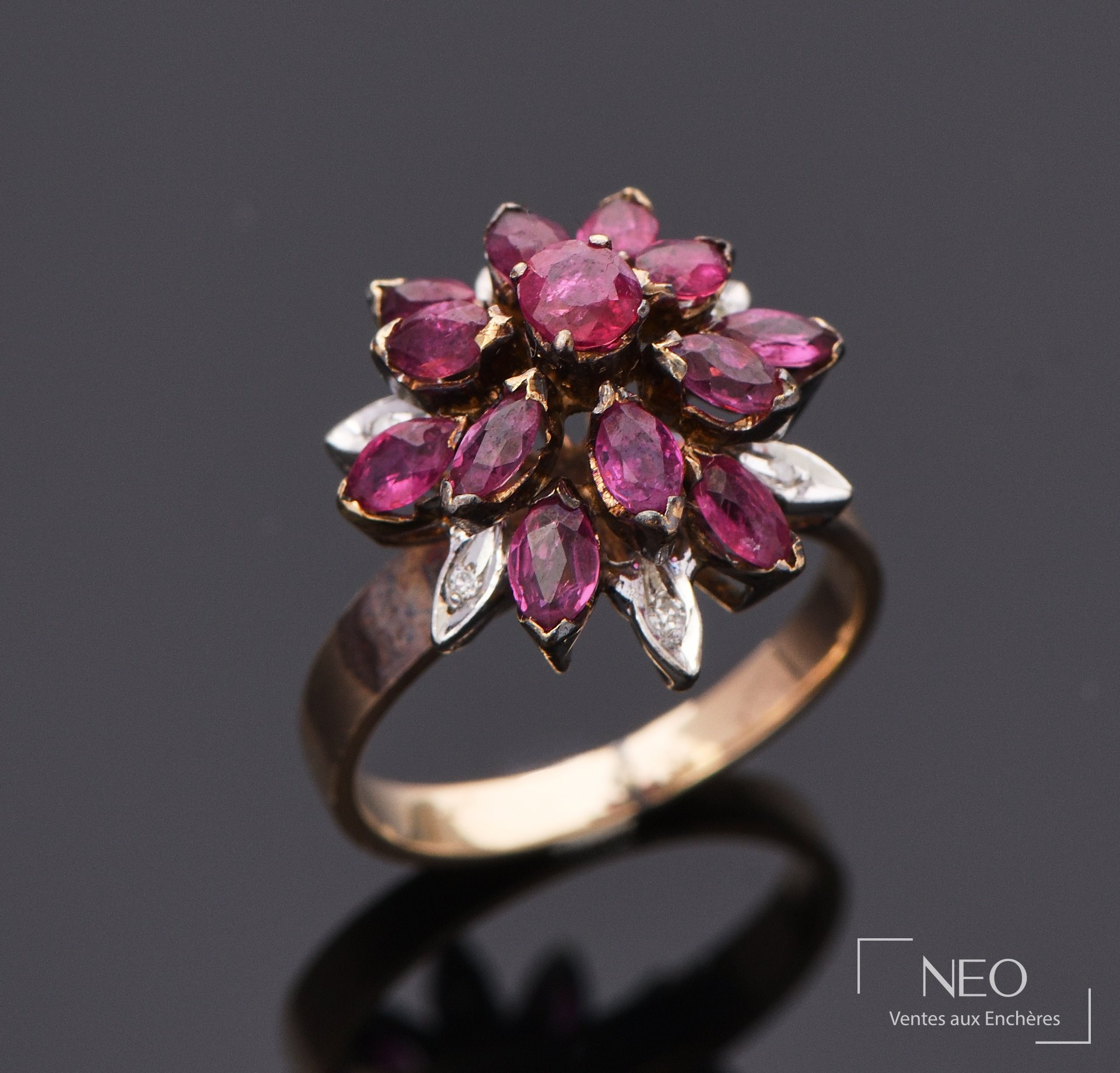 Bague en or jaune 14 carats et argent, grenats et diamants