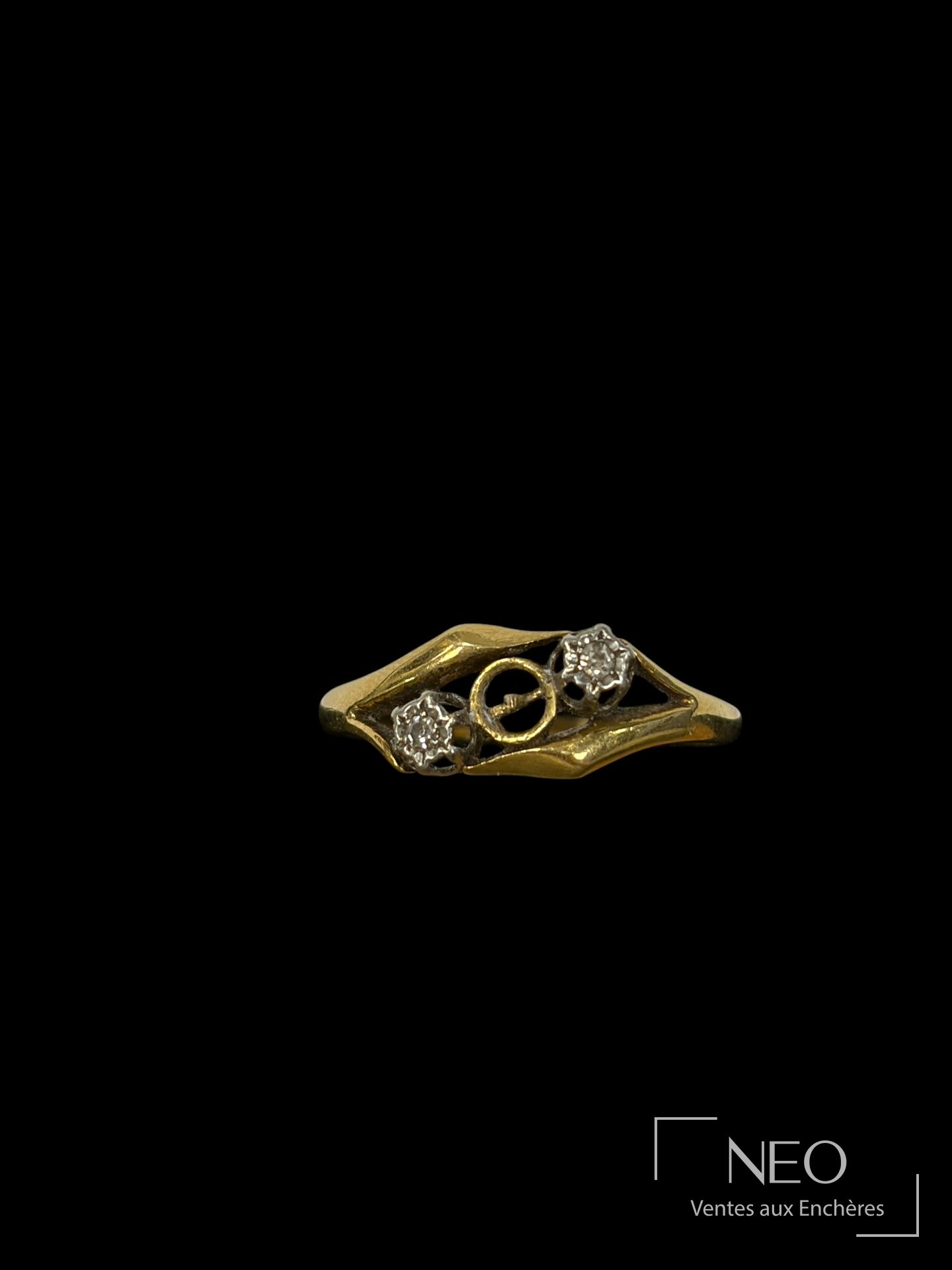 Bague en or jaune et gris 18K, deux petites pierres blanches d&rsquo;imitation