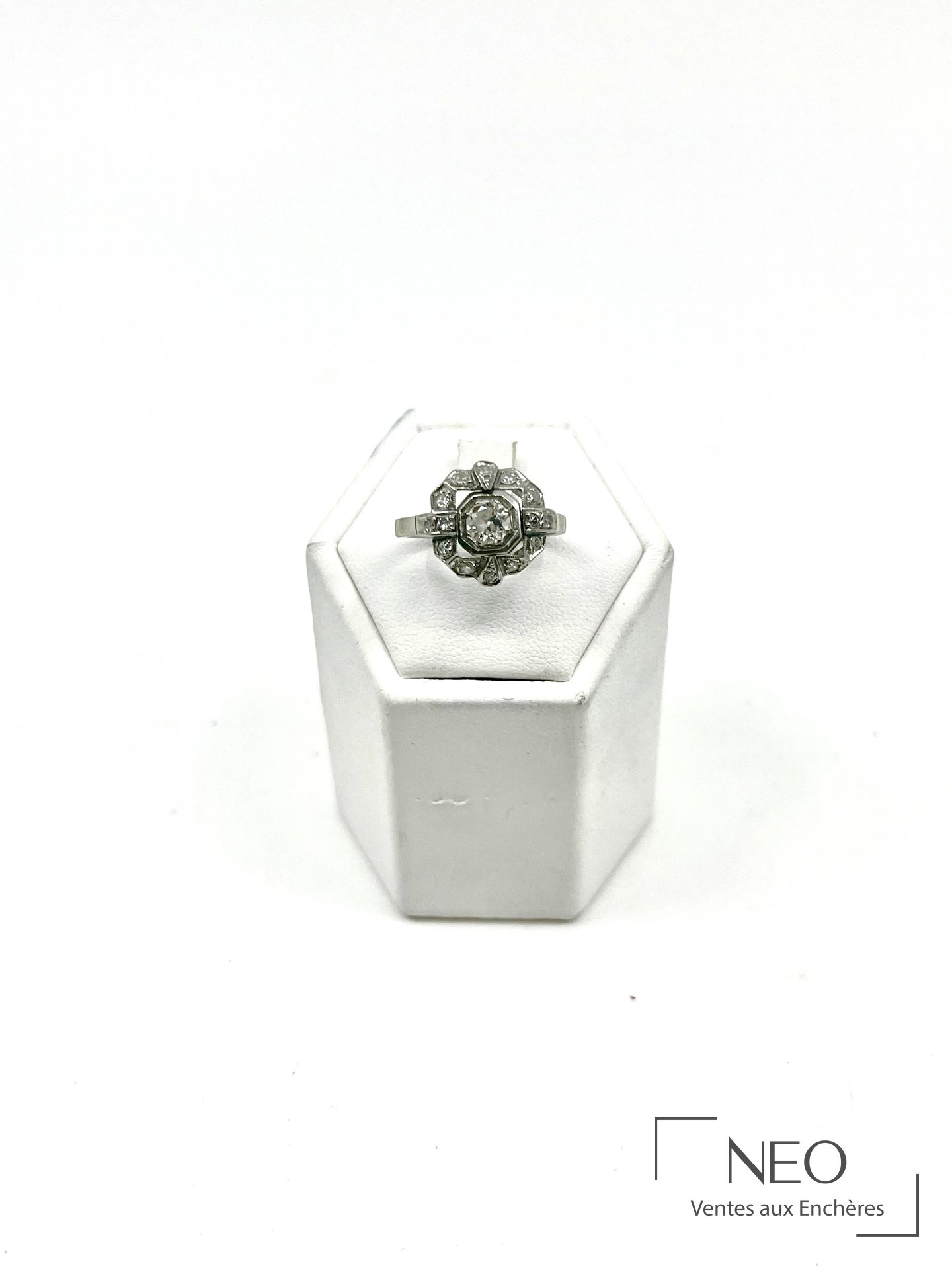 Bague en platine et diamant de style Art Déco