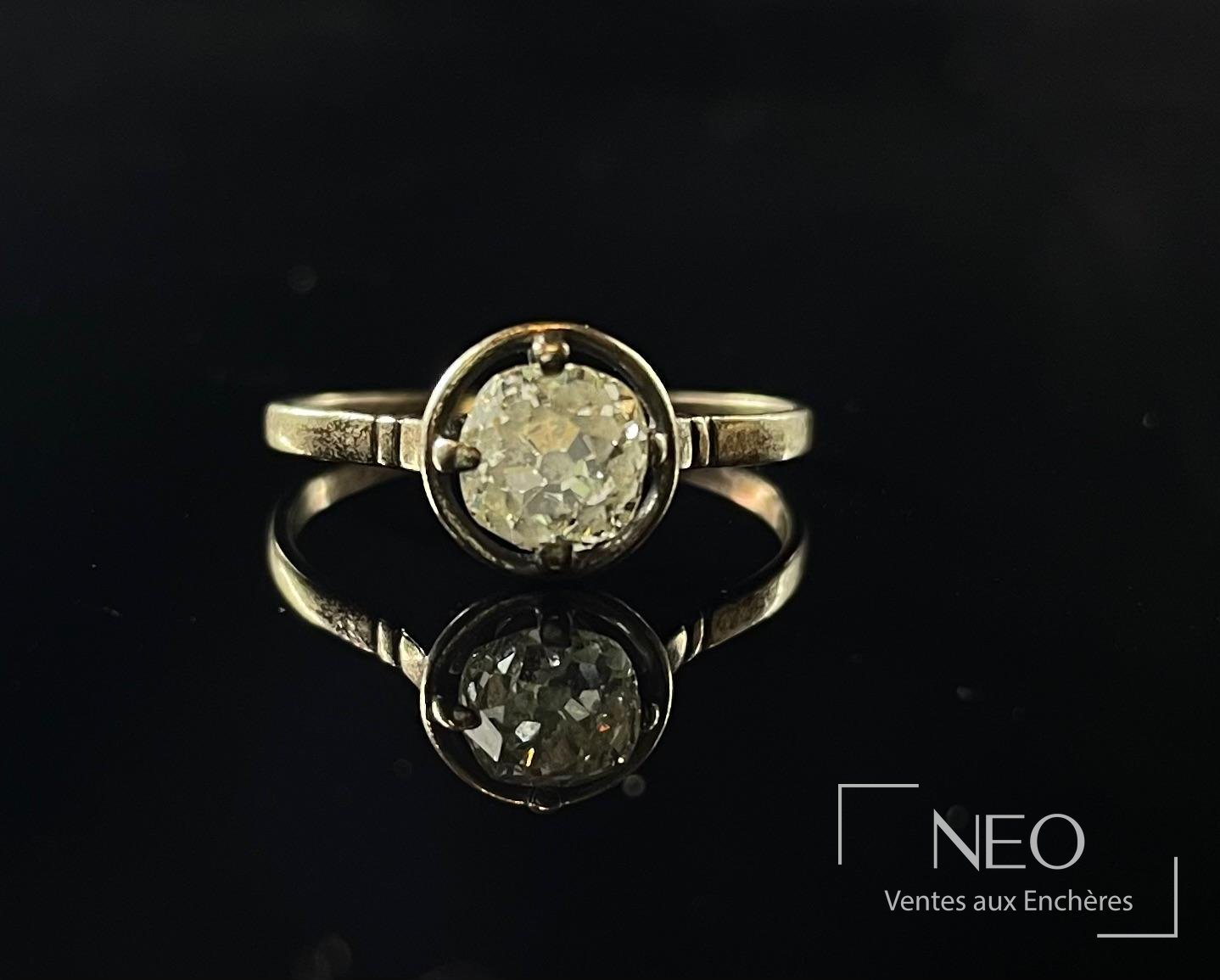 Bague solitaire en métal et diamant d’environ 0,5 carat