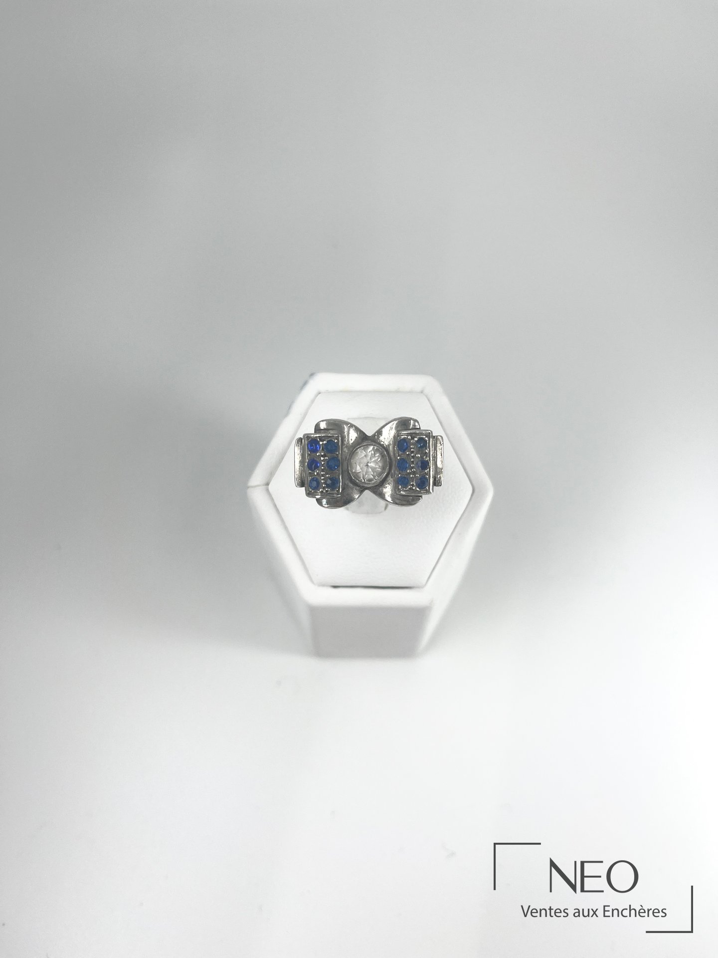 Bague Tank en argent centrée d’une moissanite, circa 1940