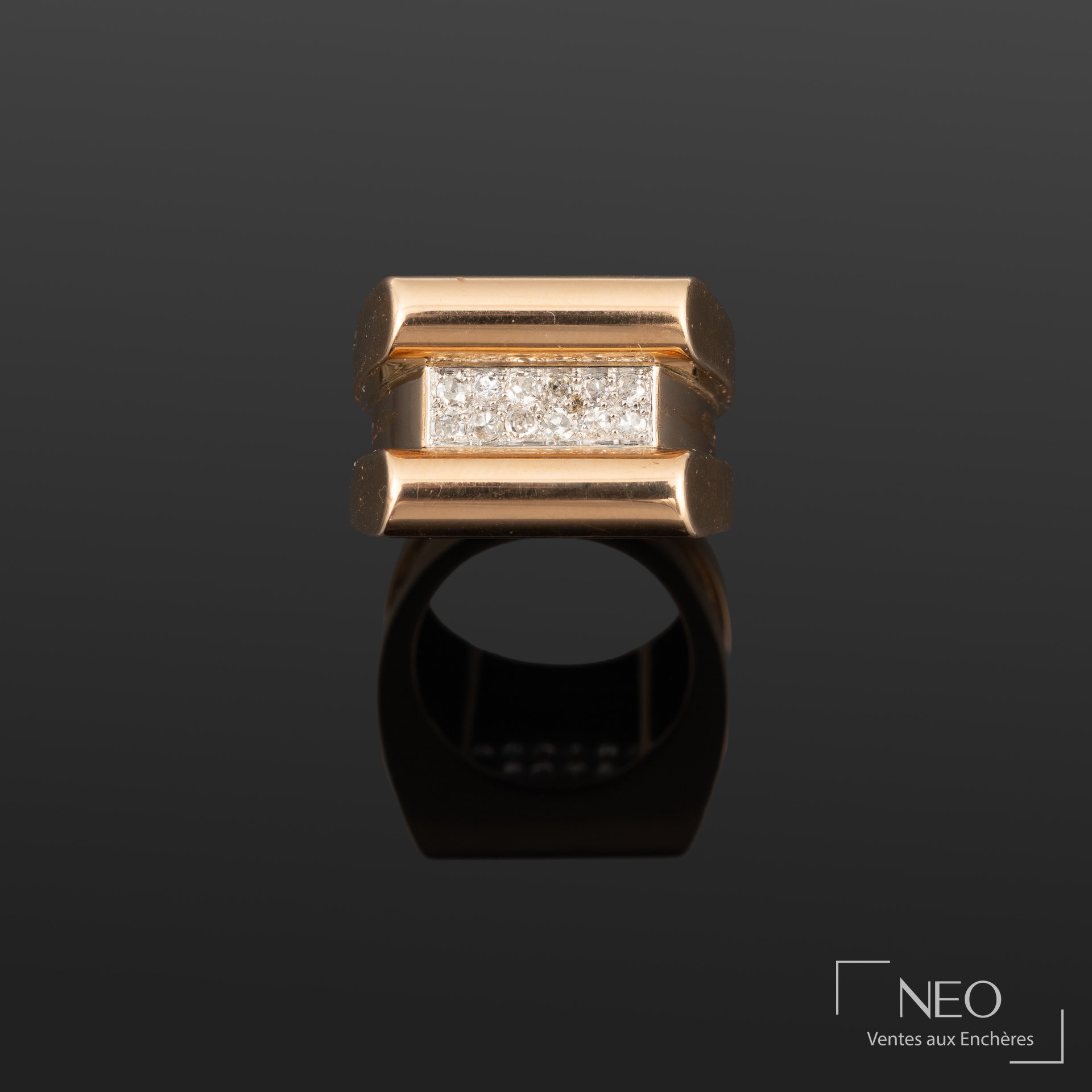 Bague tank en or jaune 18K pavée de diamants