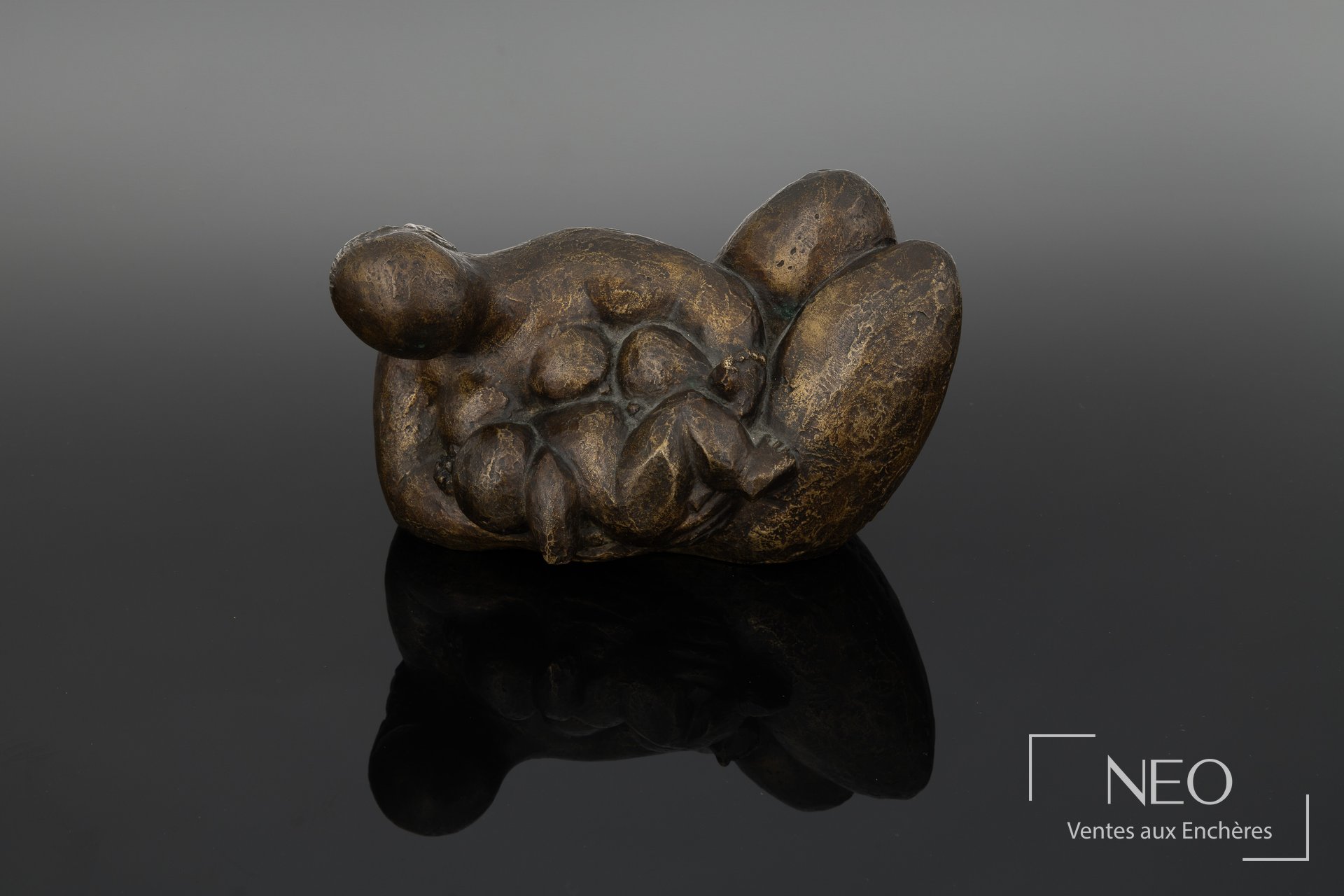 Sculpture de Baltasar Lobo en bronze à patine dorée