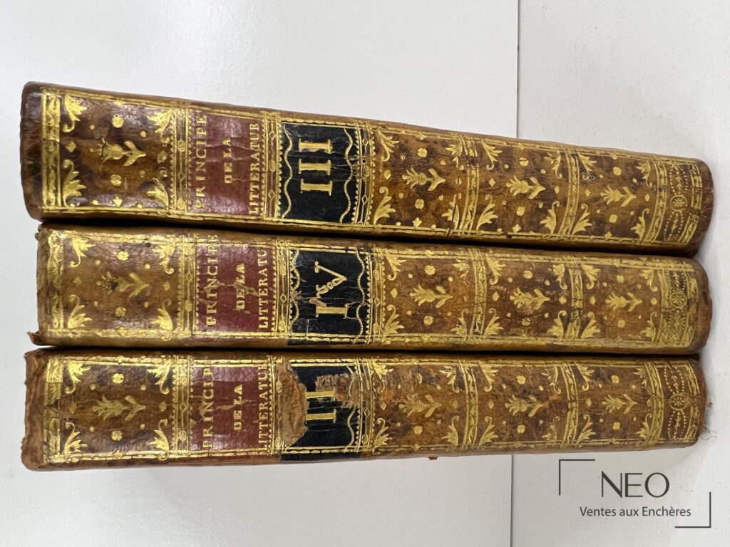 Trois volumes anciens reliés plein veau