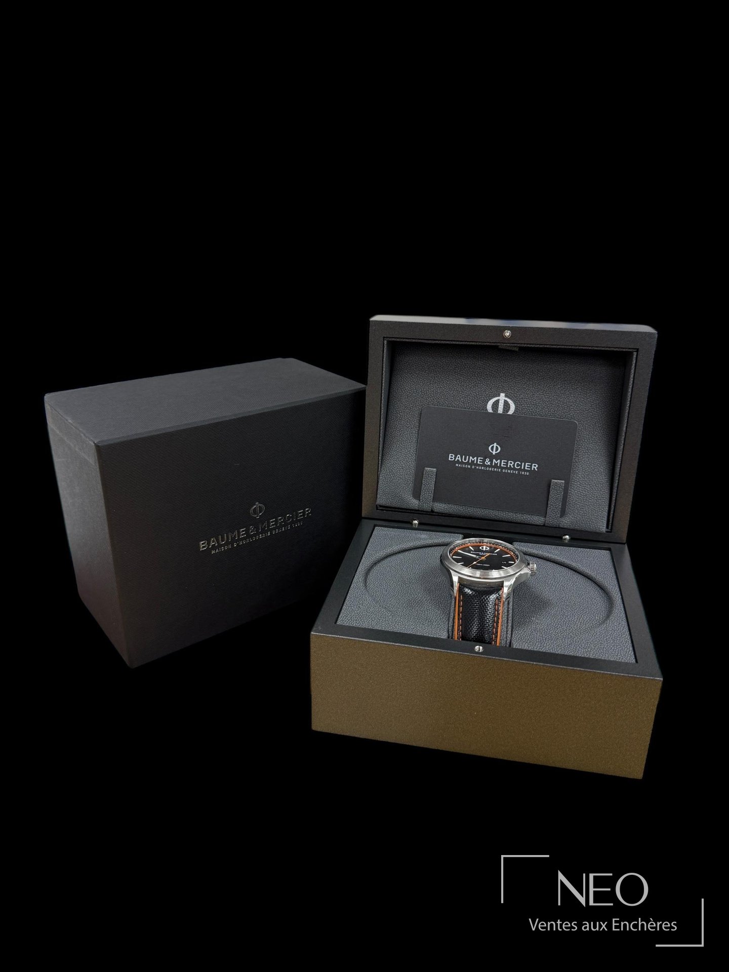 Montre Baume & Mercier Clifton Club présentée dans son écrin