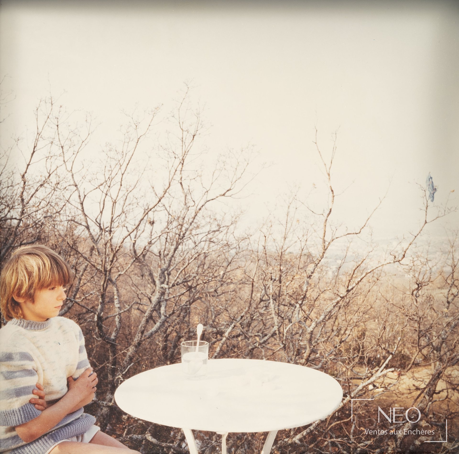 Bernard Faucon Le verre d&rsquo;eau sucrée, tirage sur Kodak Paper, circa 1984