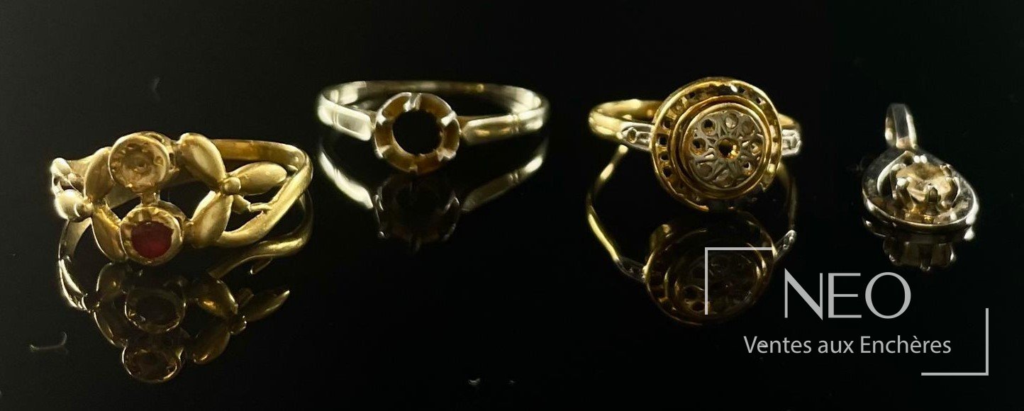 Bijoux en or et platine, pendentif et bagues anciennes