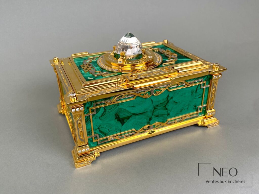 Boîte à bijoux rectangulaire en malachite et métal doré