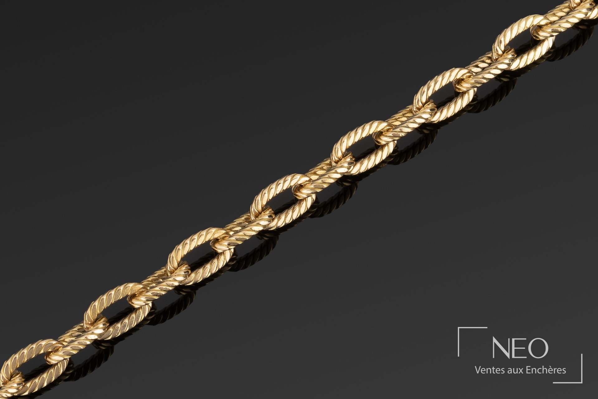 Boucheron bracelet en or jaune 18 carats, maille ovale torsadée