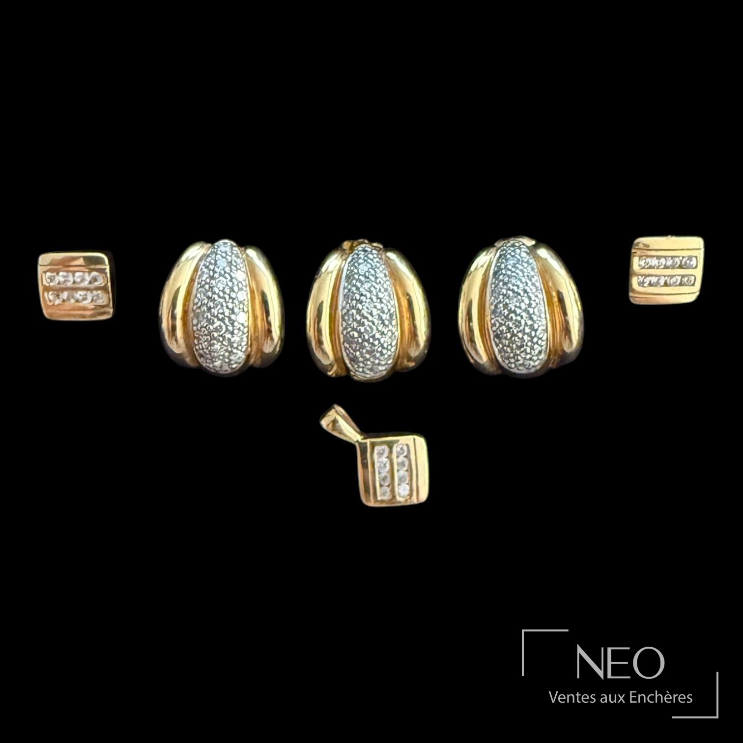 Ensemble de boucles d&rsquo;oreille en or 18 carats et pendentif, pierres blanches