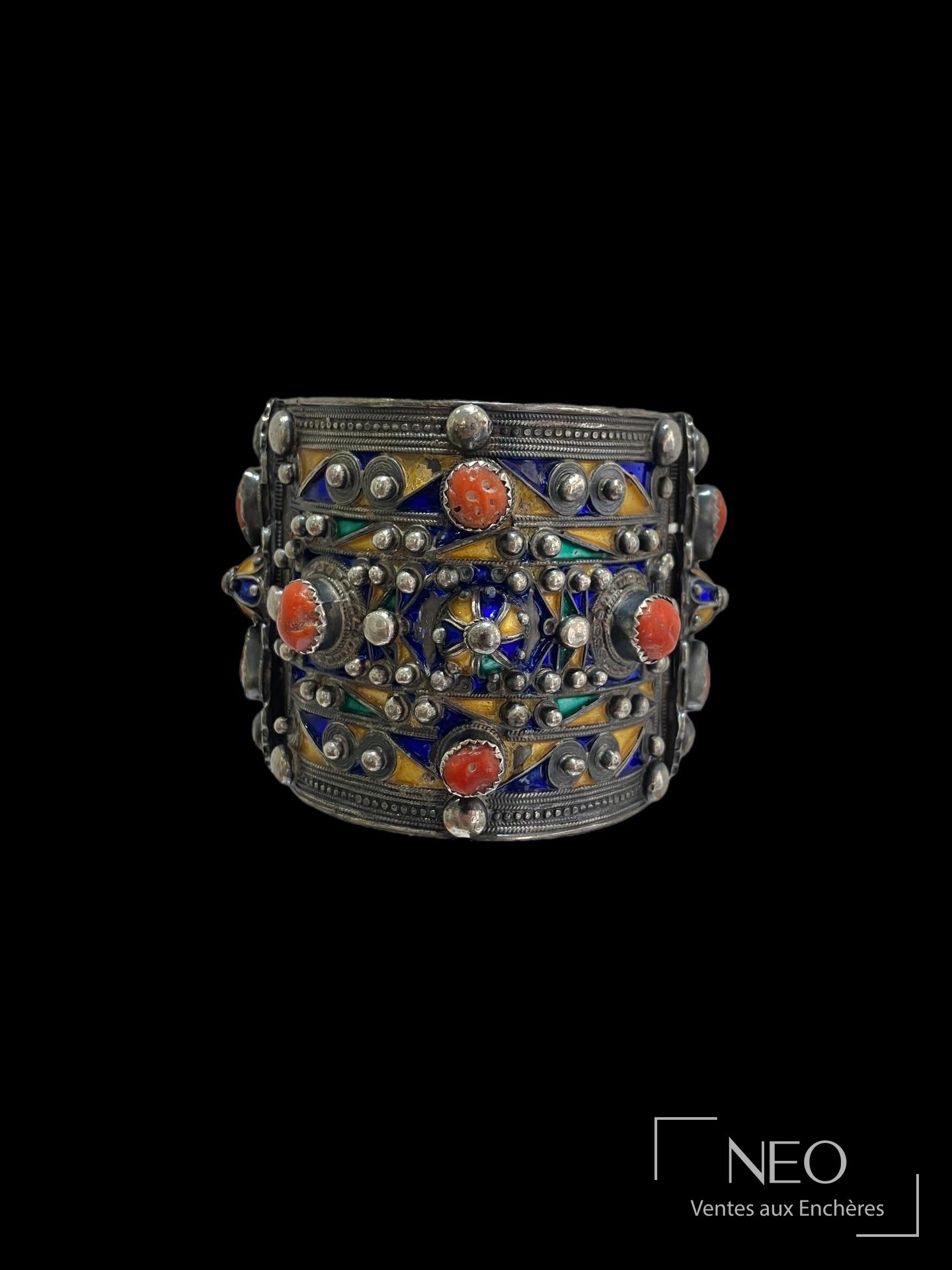 Bracelet Amelush manchette ouvrant en argent émaillé, Kabylie