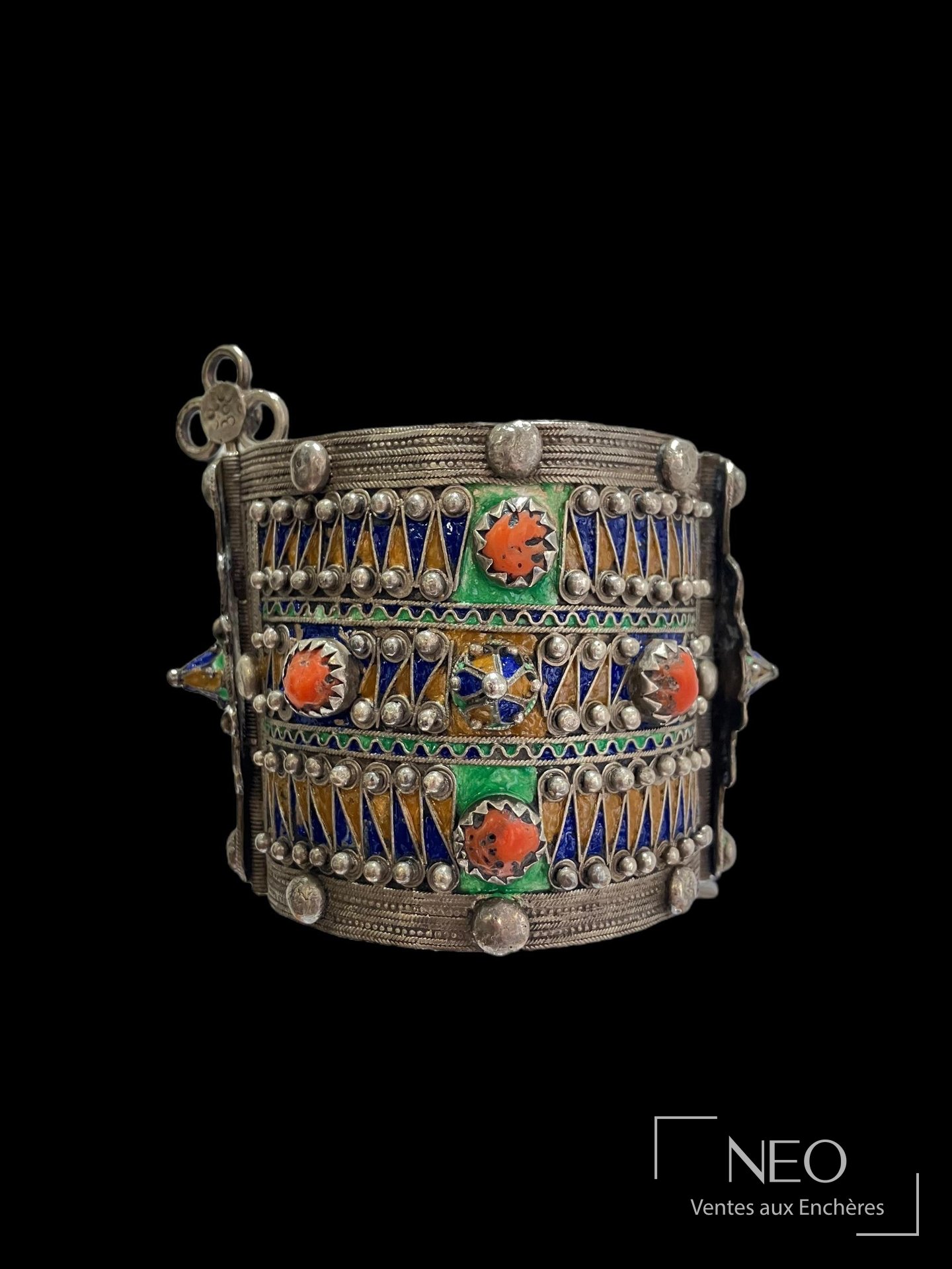 Bracelet Amelush manchette ouvrant en argent émaillé, Kabylie