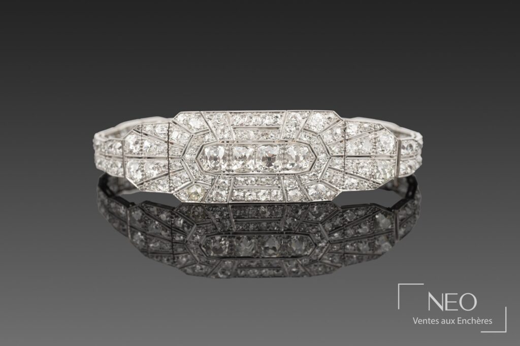 Bracelet Art Déco attribué à Auger Paris serti de diamants
