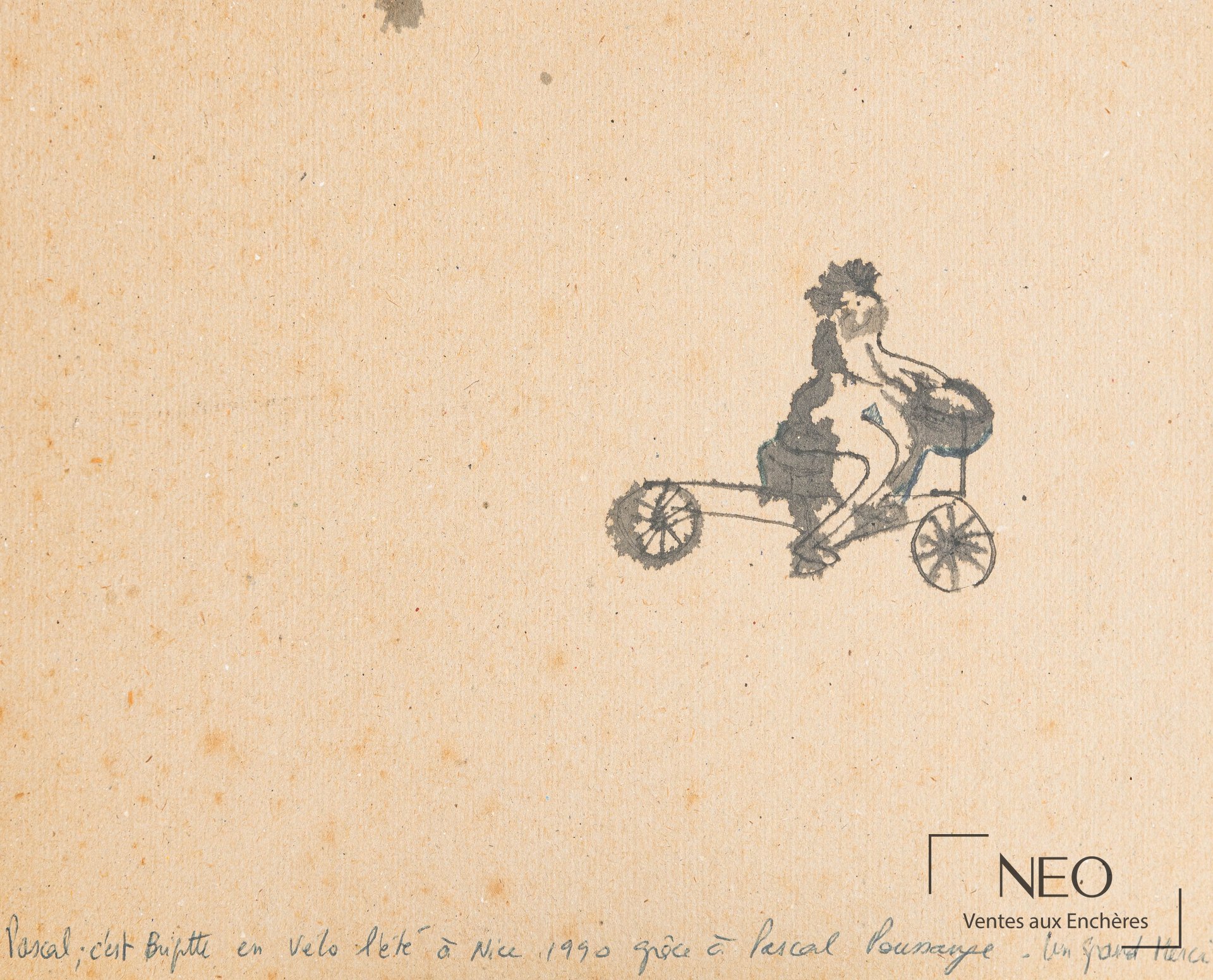 Petit dessin à l'encre représentant une femme à bicyclette sur papier jauni