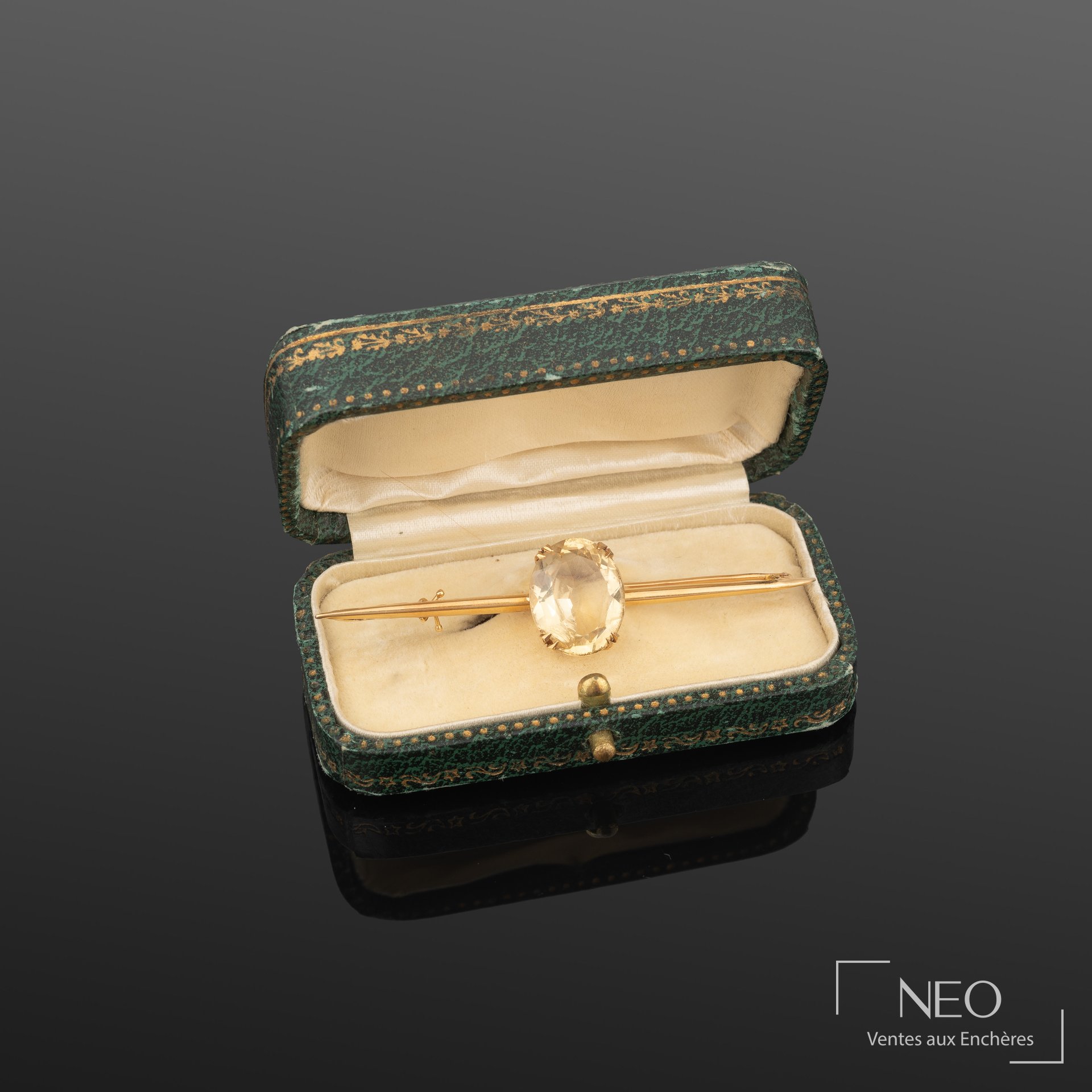 Broche barrette à citrine ovale en or jaune 18K
