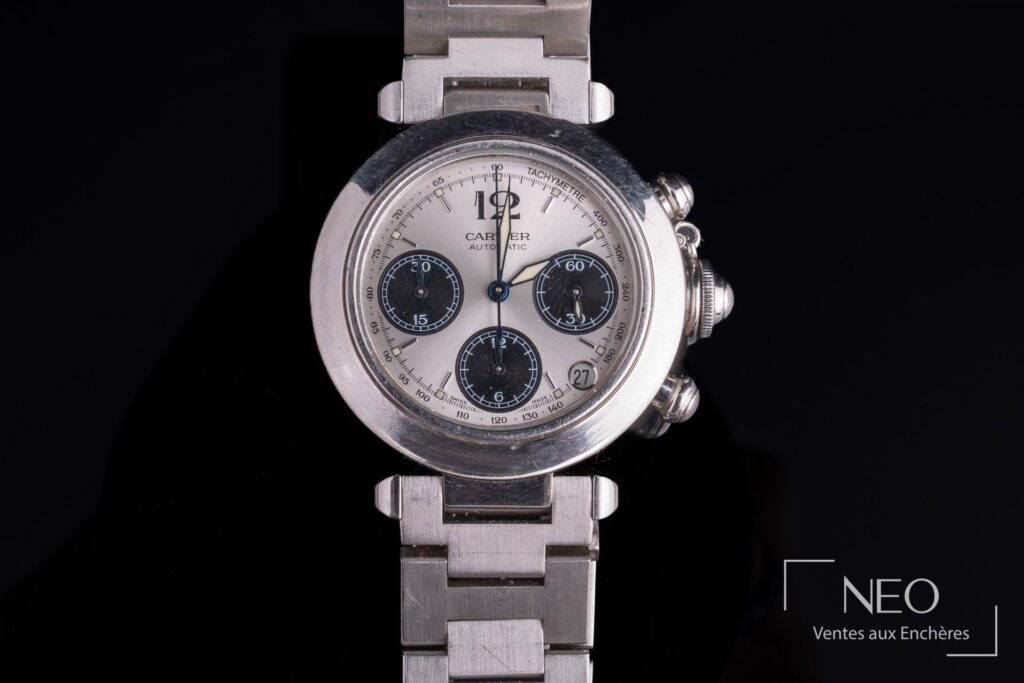 Montre Cartier Pasha Chronographe en acier vue de face