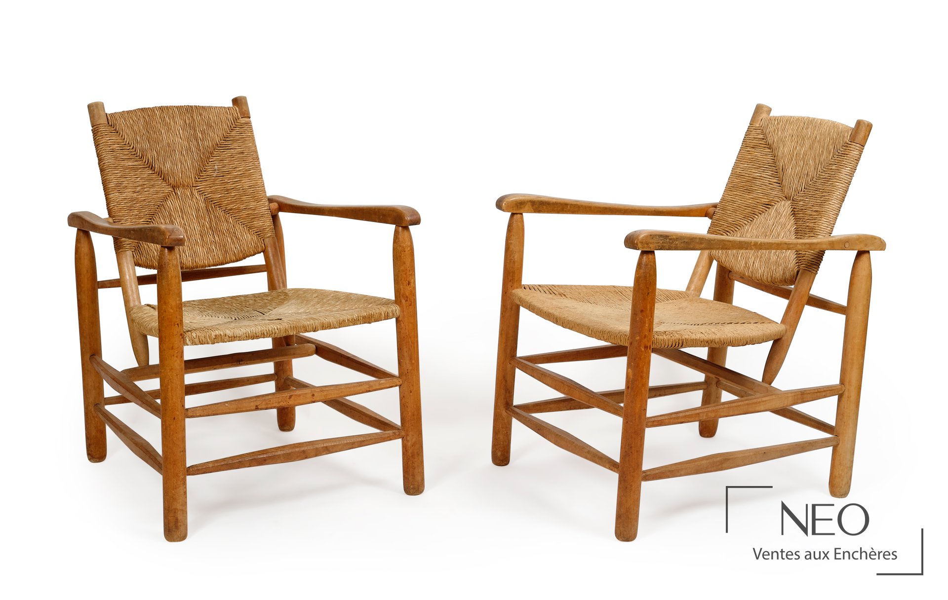 Paire de fauteuils en frêne et paille