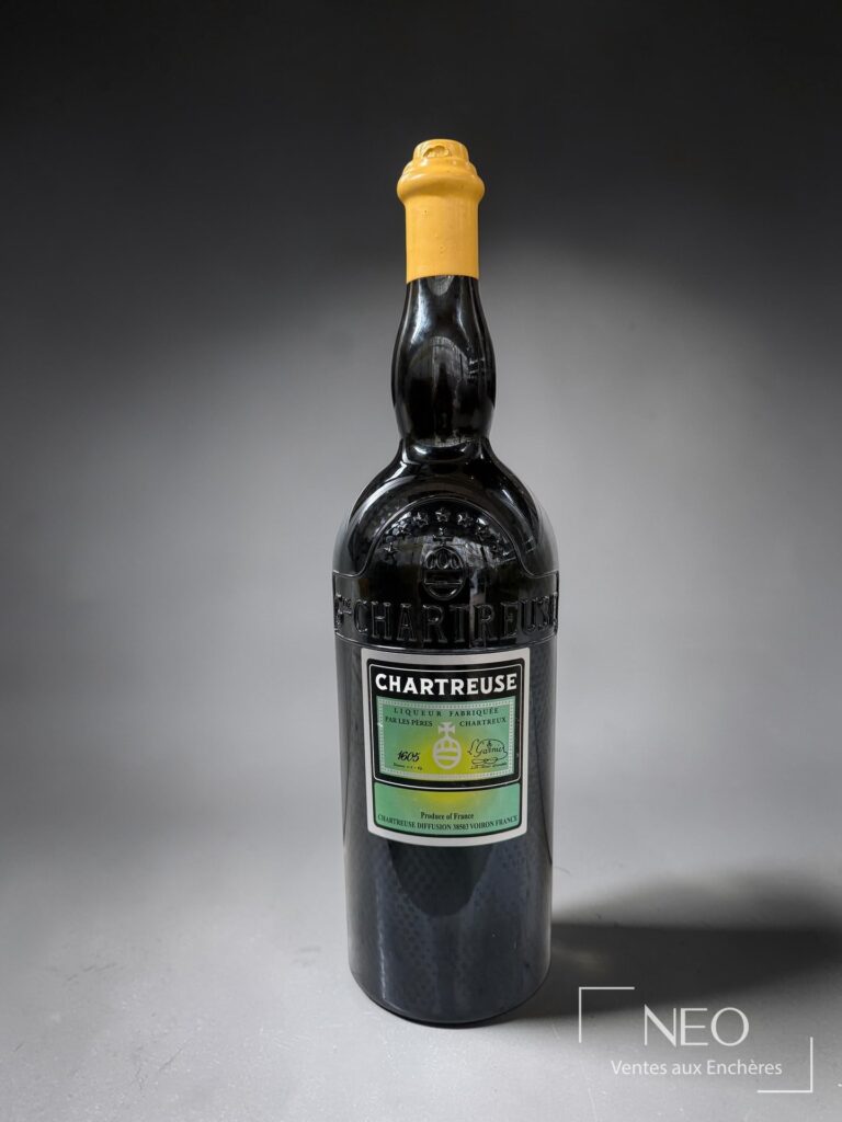 Jéroboam de Chartreuse Episcopale présenté de face