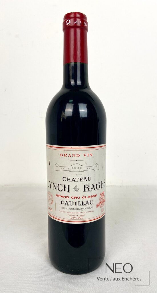 Bouteille Château Lynch Bages Pauillac 1999 vue de face avec étiquette abîmée