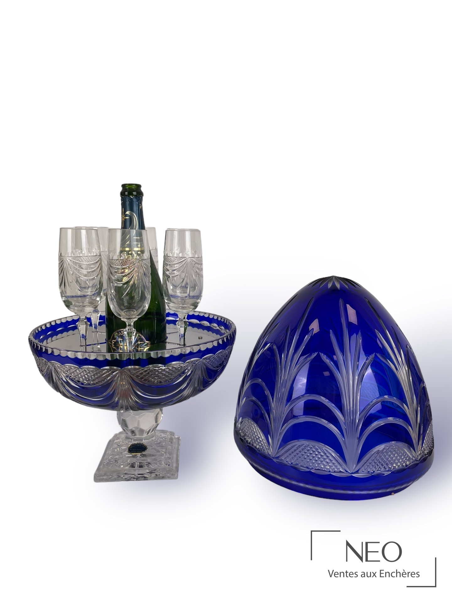 Cristallerie de Lorraine, œuf sur pied en cristal taillé bleu et incolore, cave à champagne