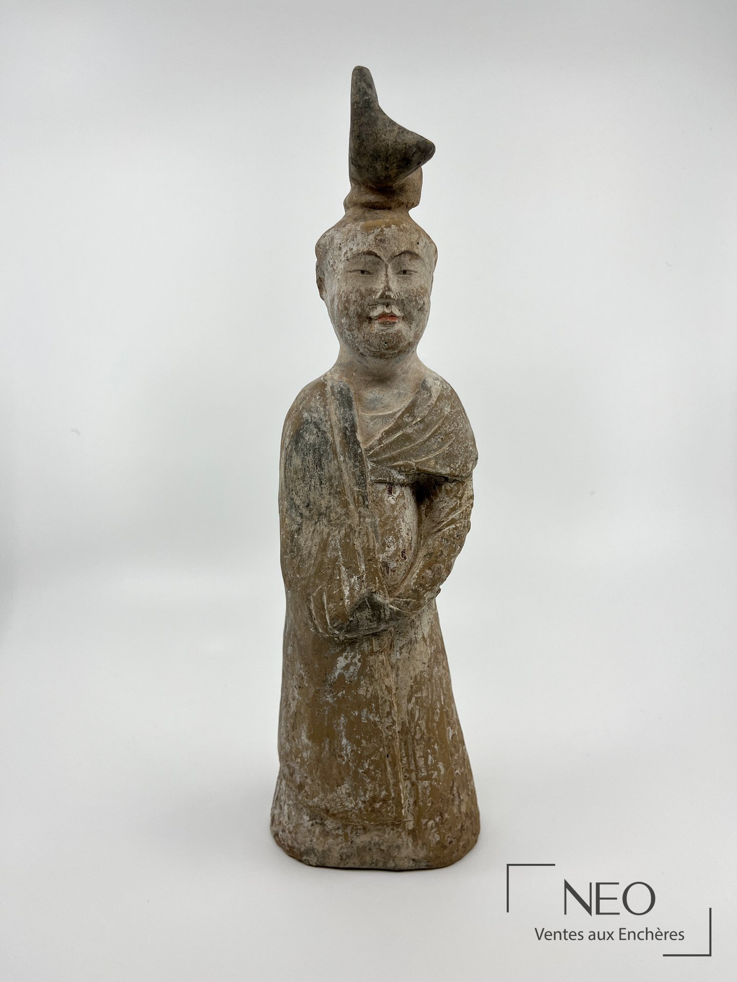 Dame de cour dite Fat lady en terre cuite polychrome, époque Tang