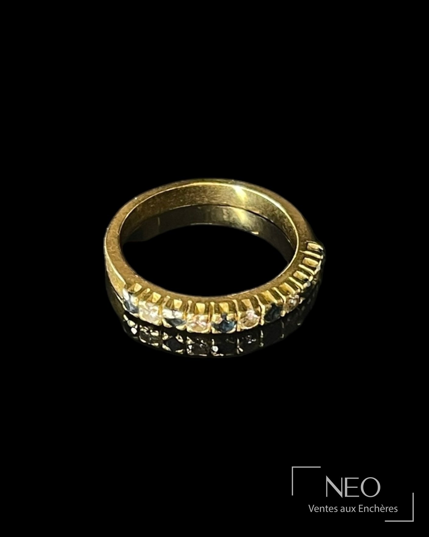 Demi-alliance en or jaune 18 carats sertie de saphirs et diamants
