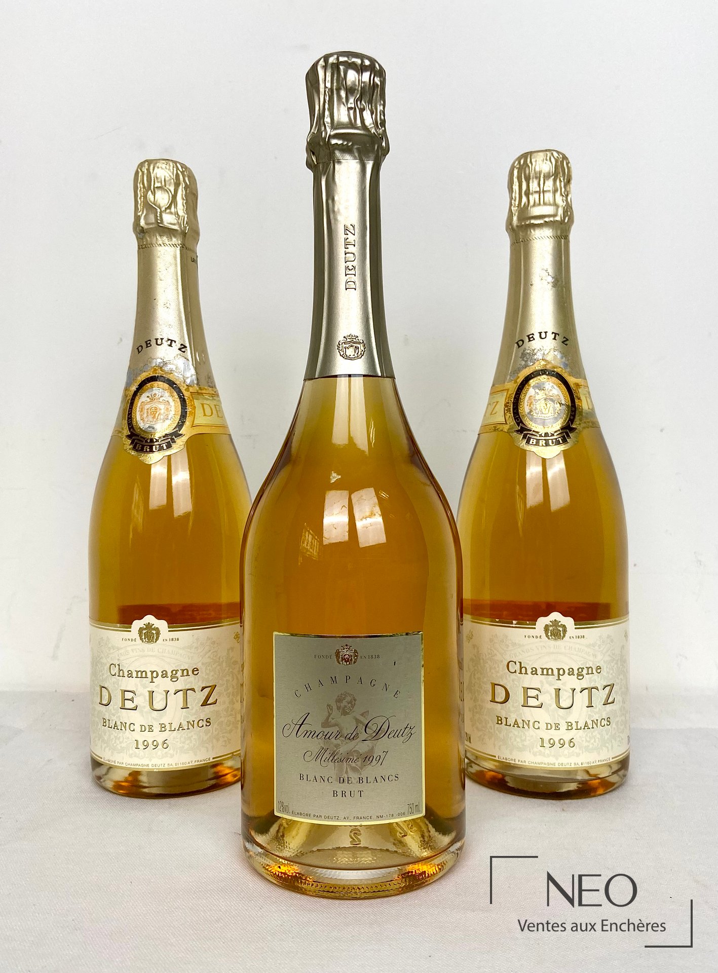 Trois bouteilles de champagne Deutz Brut Blanc de Blancs