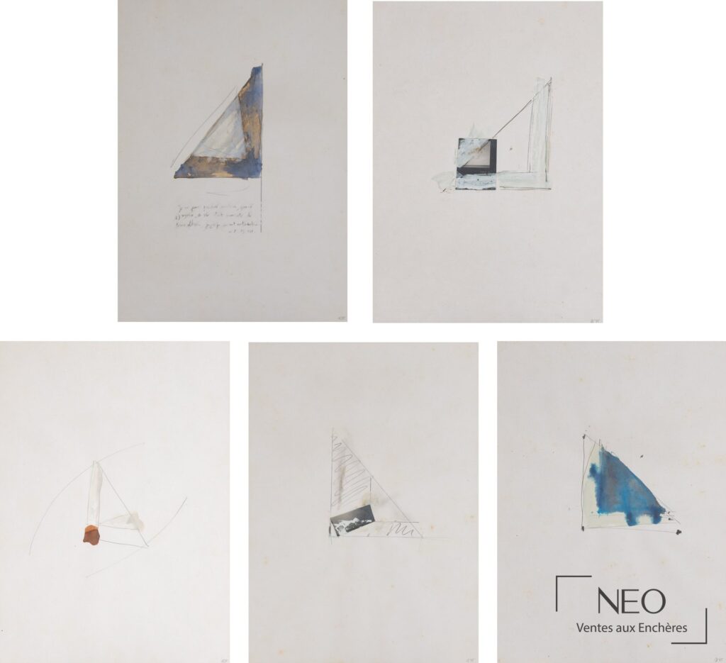 Suite de dessins abstraits aux triangles et touches bleues sur papier