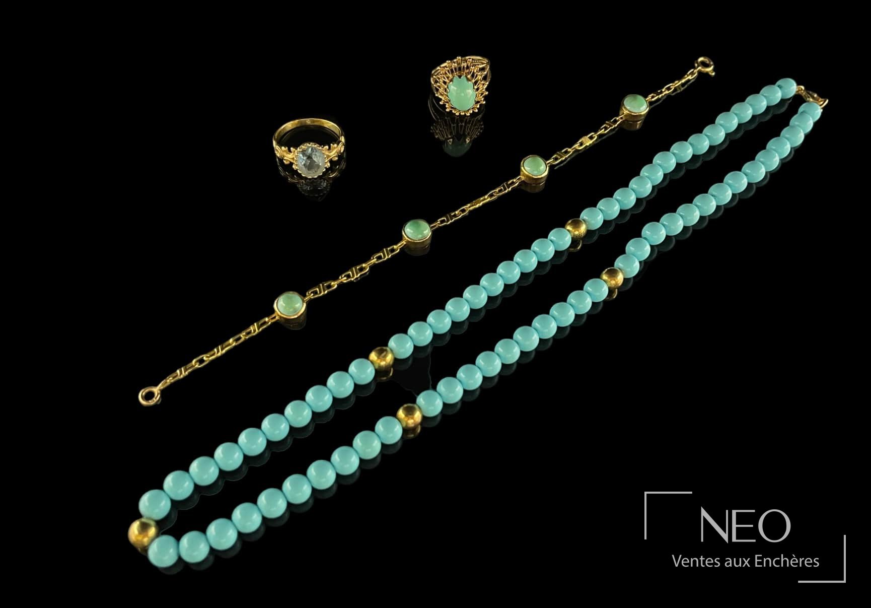 Ensemble de bijoux en or jaune 18 carats et pierres turquoise