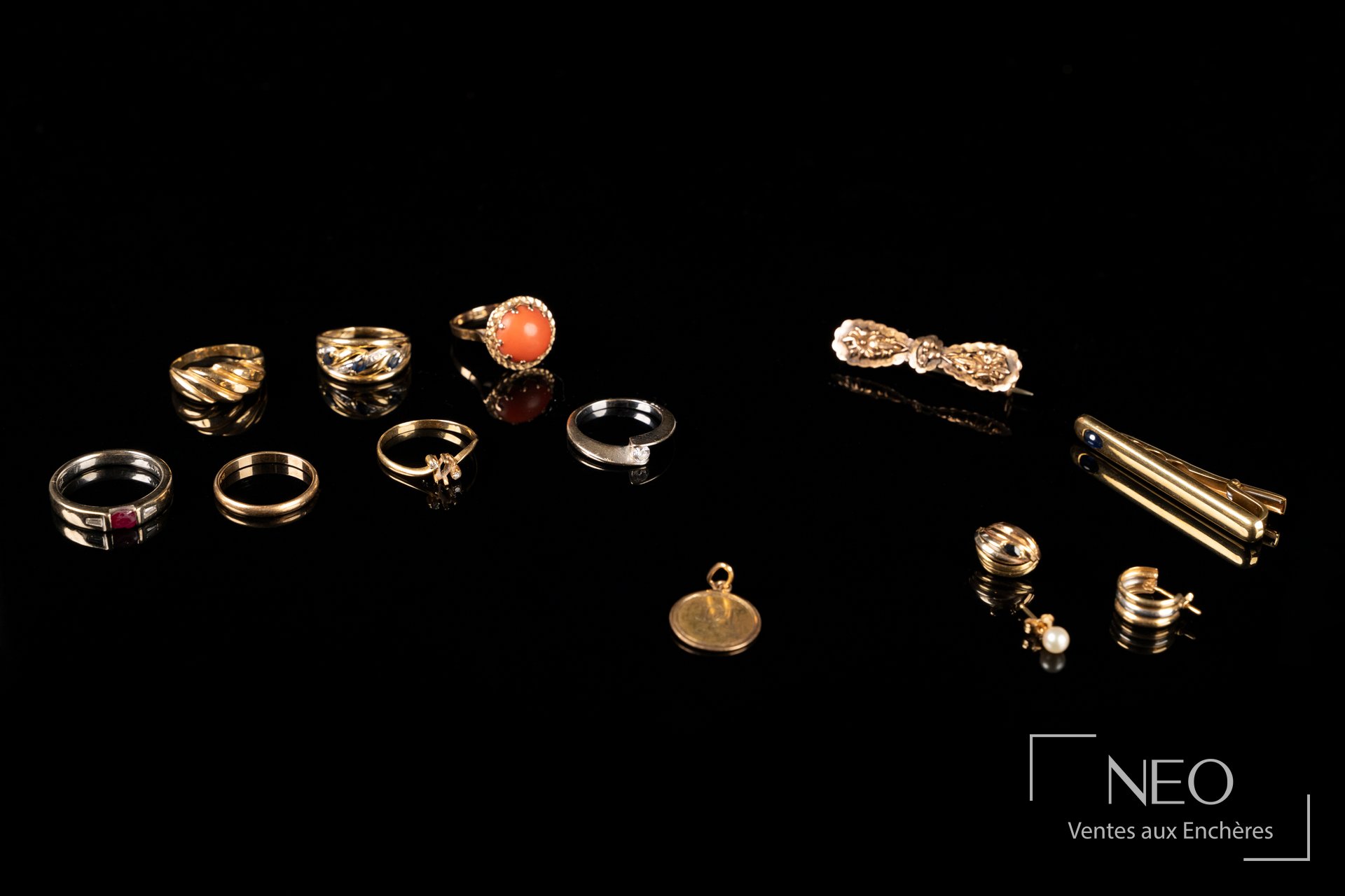 Ensemble de bijoux en or 18 carats et 14 carats, perles et pierres