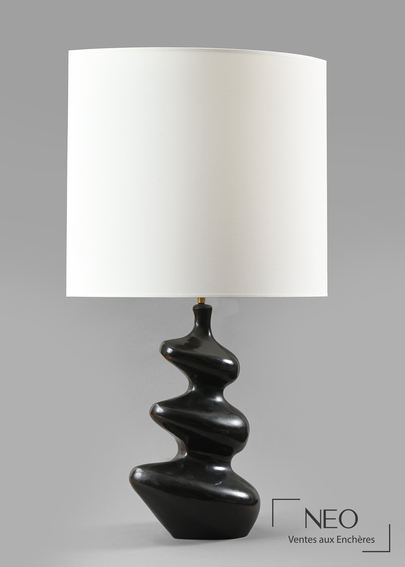 Georges Jouve – exceptionnelle lampe épreuve en céramique émaillée noire