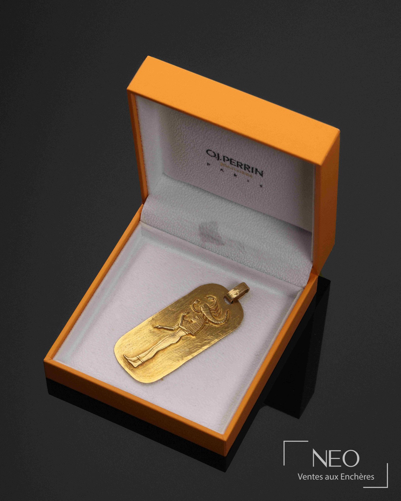 Georges Lenfant pour OJ Perrin, pendentif rectangulaire en or jaune 18 carats