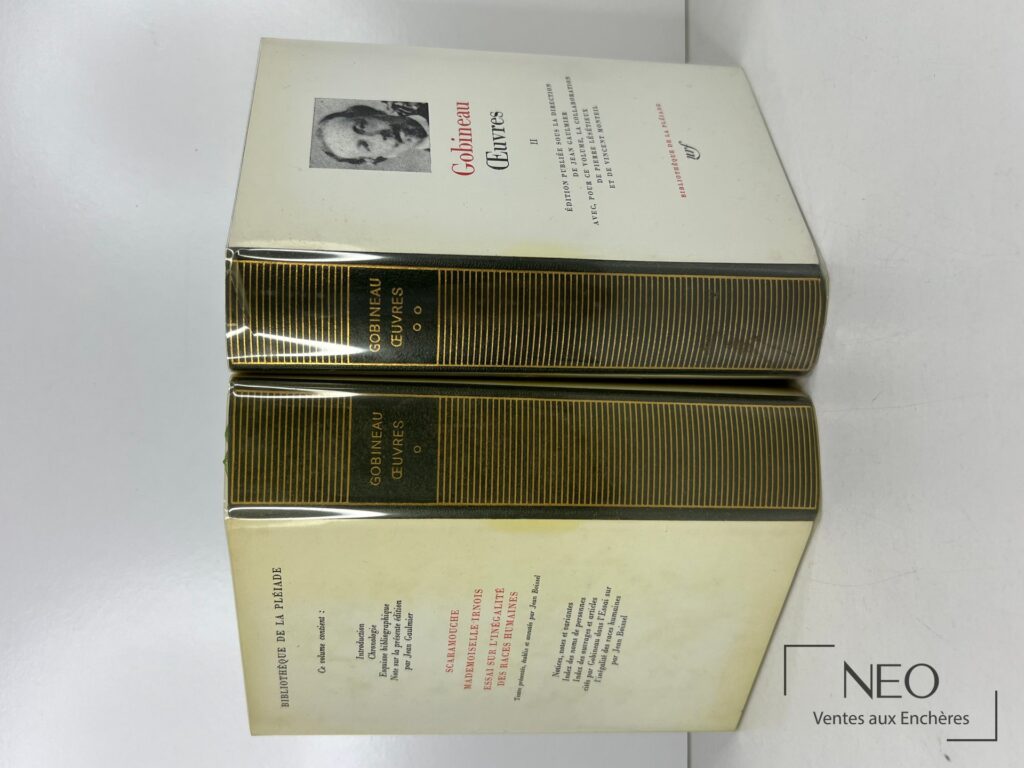 Deux volumes Gobineau Oeuvres en reliure éditeur