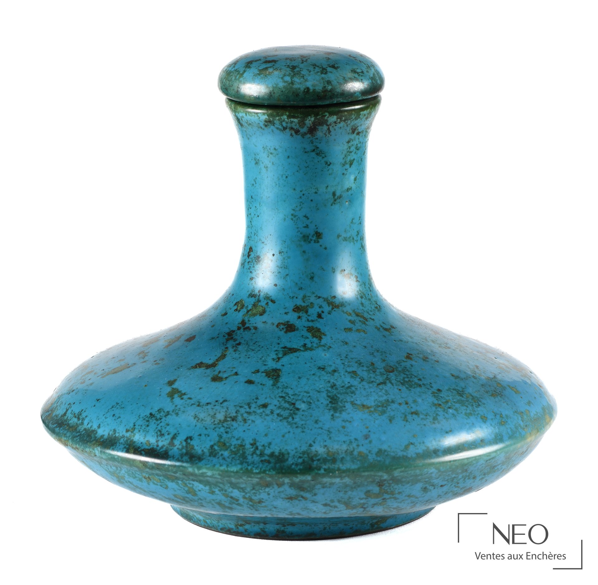 Vase couvert en céramique turquoise et brun à panse enflée et col resserré