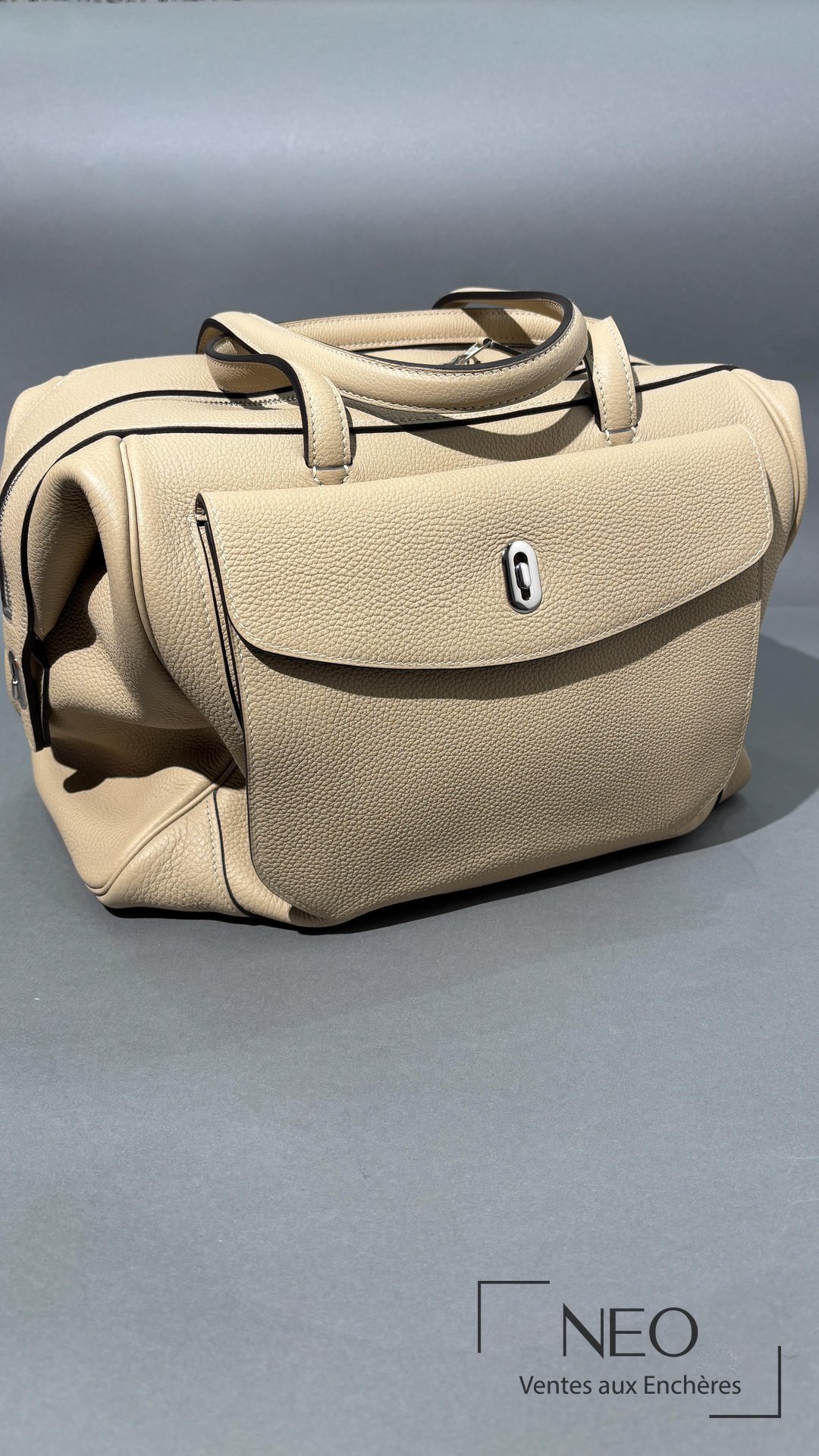 Sac de weekend Hermès Wallago beige en veau Togo