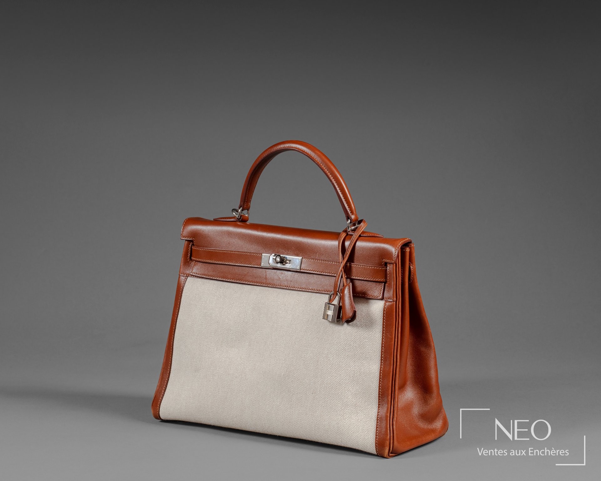 Hermès Paris Kelly retourné 35 cm en veau box et toile H