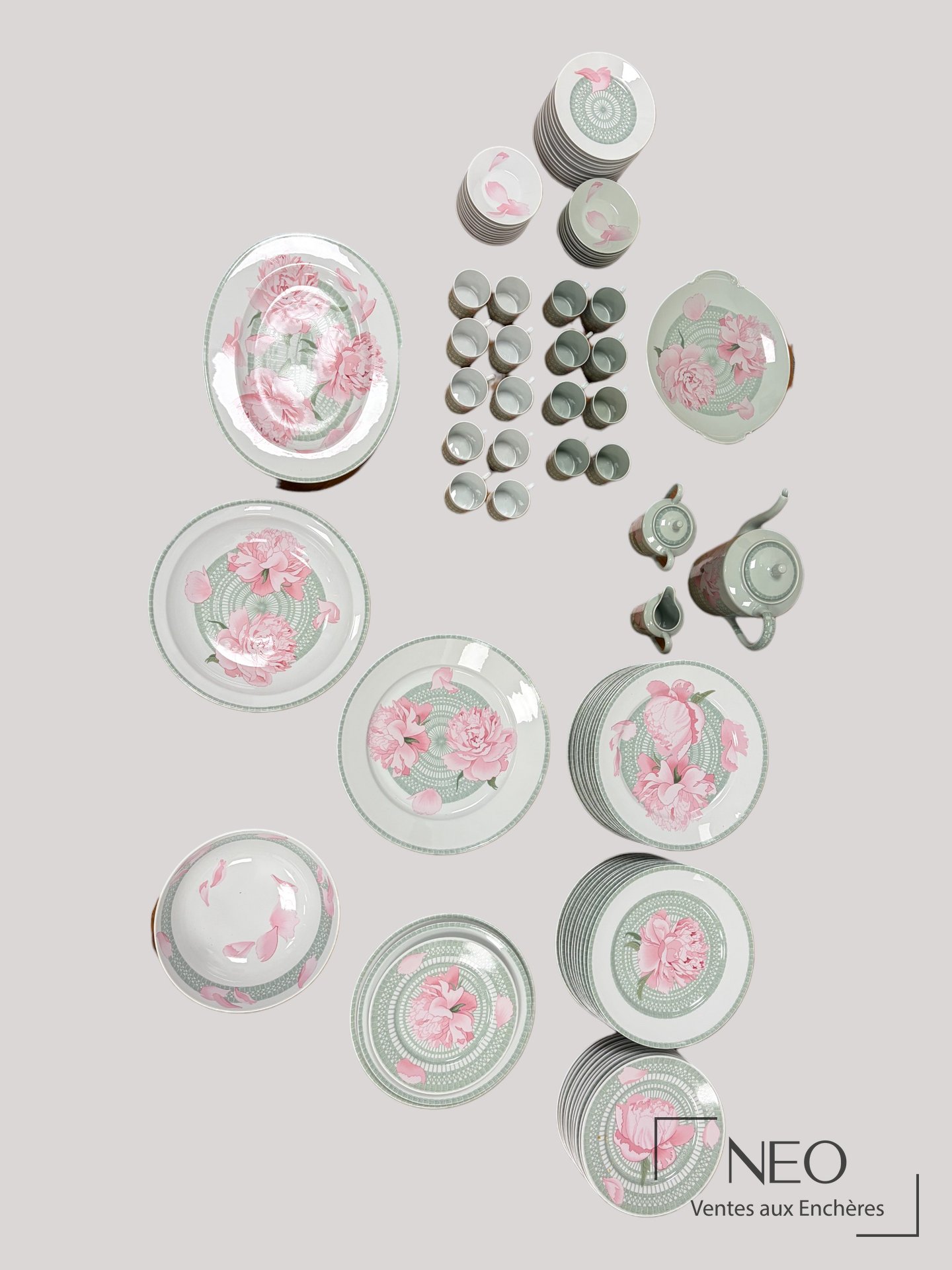 Hermès service Les Pivoines en porcelaine polychrome émaillée