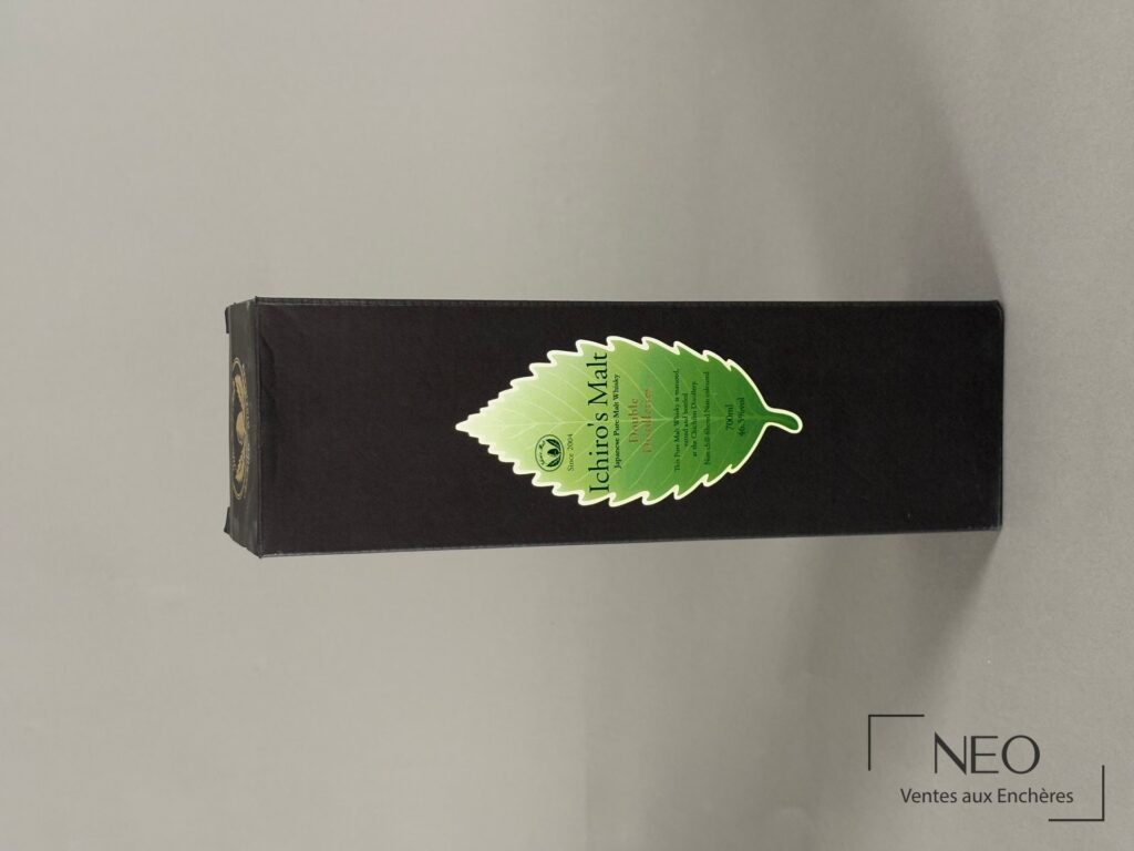 Étui noir Ichiro’s Malt Double Distilleries avec étiquette verte
