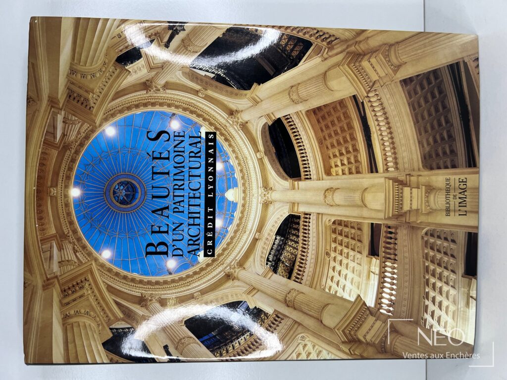Couverture illustrée du livre Beautés d’un patrimoine architectural de Jacques Annie