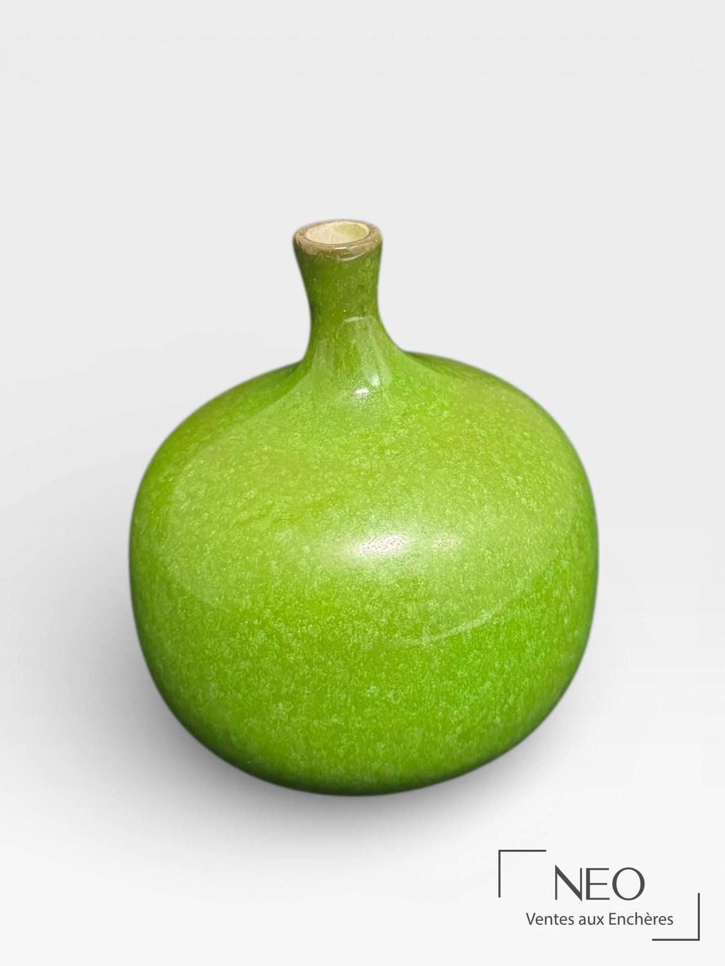 Vase soliflore ovoïde Jacques Ruelland et Dani Ruelland en faïence émaillée verte
